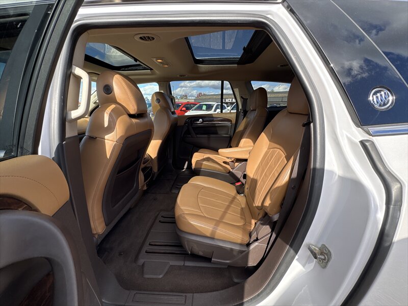 2016 Buick Enclave Premium - Photo 7 - Brainerd, MN 56401