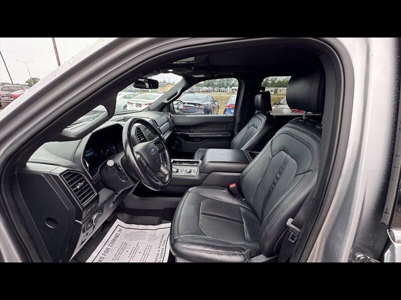 2020 Ford Expedition Limited - Photo 11 - Brainerd, MN 56401