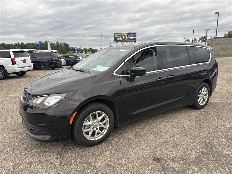 2017 Chrysler Pacifica Touring - Photo 1 - Brainerd, MN 56401