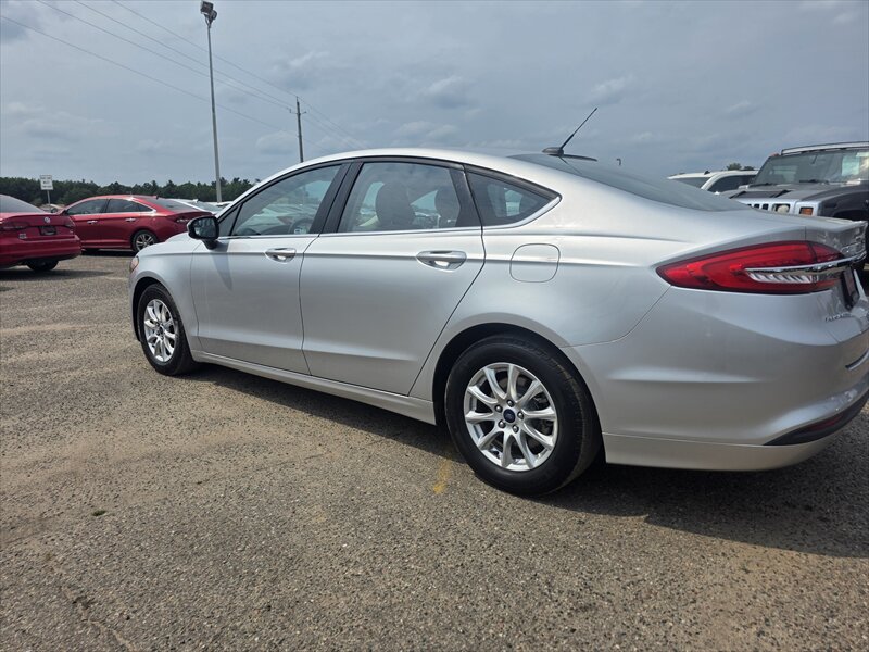 2017 Ford Fusion S - Photo 3 - Brainerd, MN 56401
