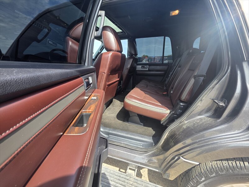 2015 Ford Expedition Platinum - Photo 9 - Brainerd, MN 56401