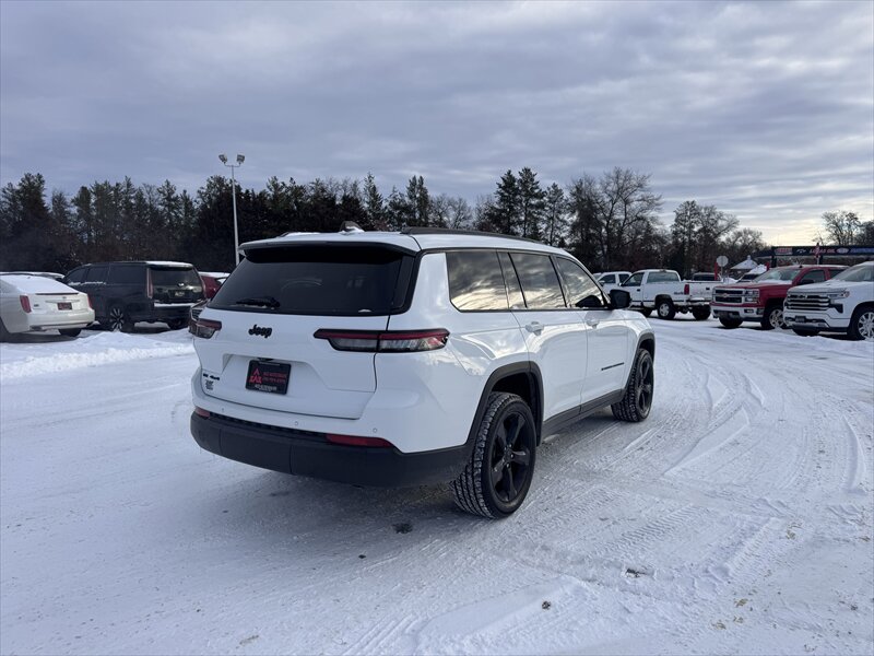2021 Jeep Grand Cherokee Laredo L - Photo 4 - Brainerd, MN 56401