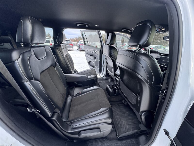 2021 Jeep Grand Cherokee Laredo L - Photo 19 - Brainerd, MN 56401