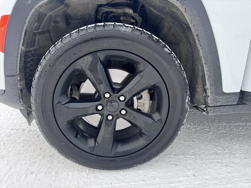 2021 Jeep Grand Cherokee Laredo L - Photo 24 - Brainerd, MN 56401