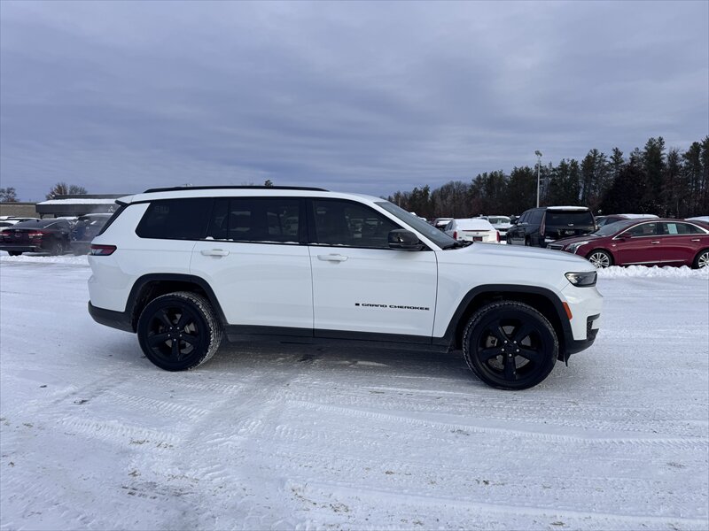 2021 Jeep Grand Cherokee Laredo L - Photo 8 - Brainerd, MN 56401