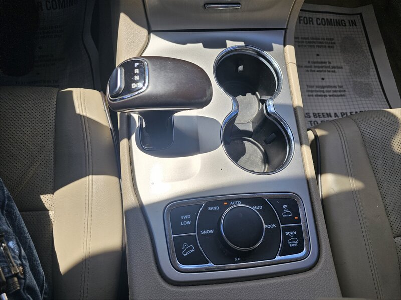 2015 Jeep Grand Cherokee Overland - Photo 16 - Brainerd, MN 56401
