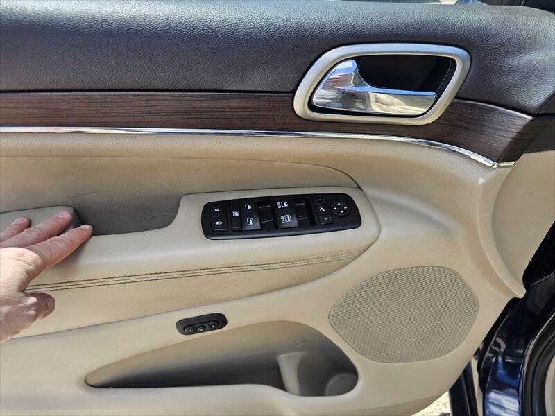 2015 Jeep Grand Cherokee Overland - Photo 17 - Brainerd, MN 56401