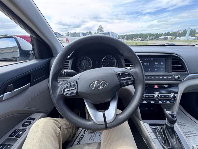 2020 Hyundai Elantra SEL - Photo 13 - Brainerd, MN 56401