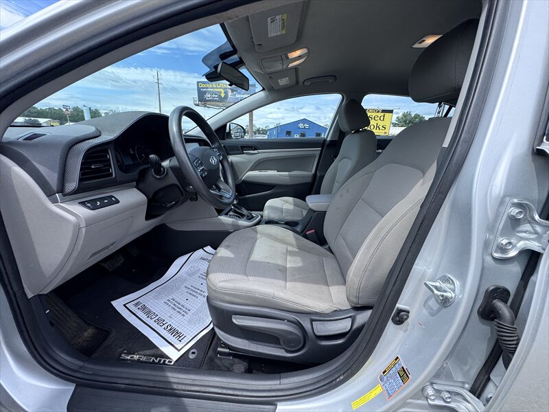 2020 Hyundai Elantra SEL - Photo 9 - Brainerd, MN 56401