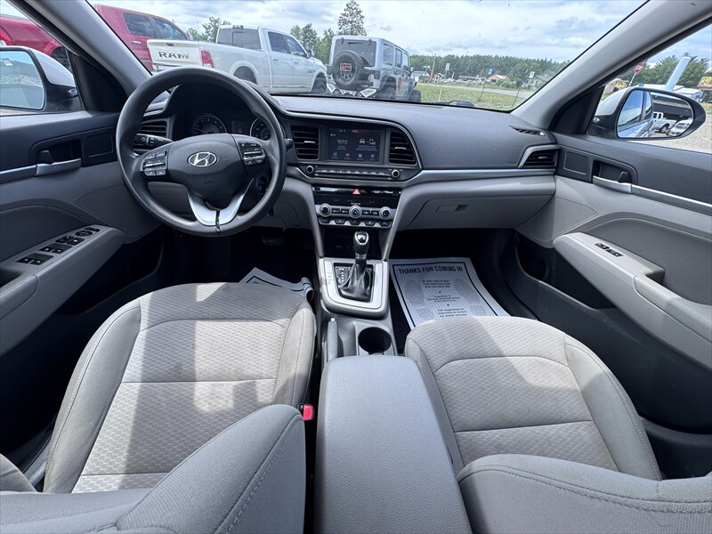 2020 Hyundai Elantra SEL - Photo 14 - Brainerd, MN 56401