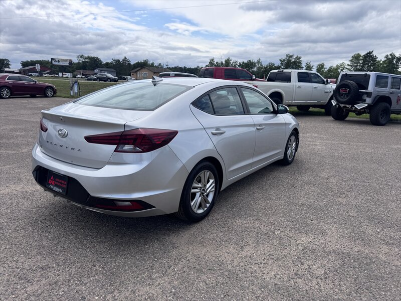 2020 Hyundai Elantra SEL - Photo 4 - Brainerd, MN 56401
