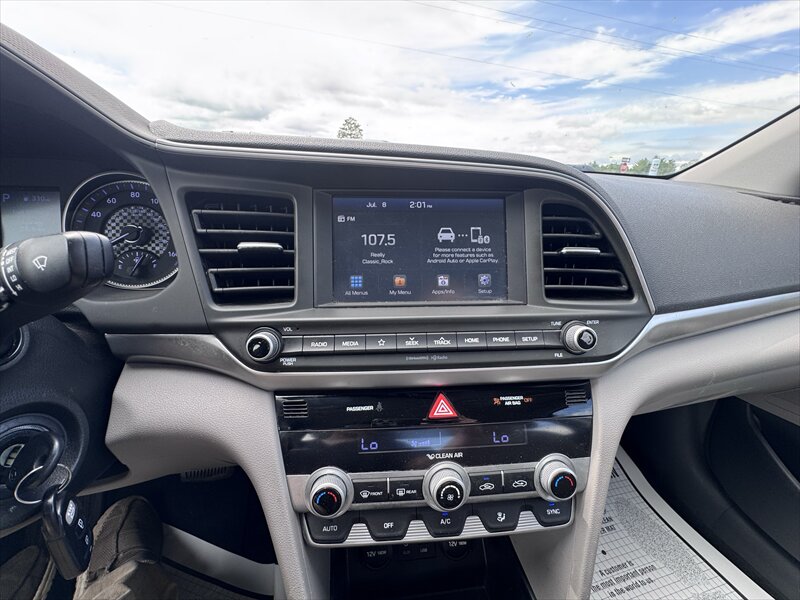 2020 Hyundai Elantra SEL - Photo 15 - Brainerd, MN 56401