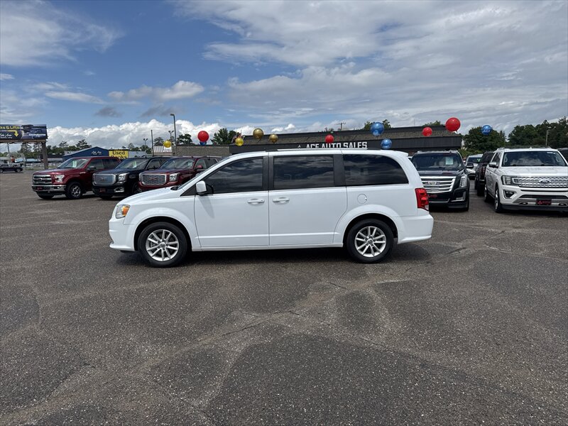 2018 Dodge Grand Caravan SXT - Photo 5 - Brainerd, MN 56401