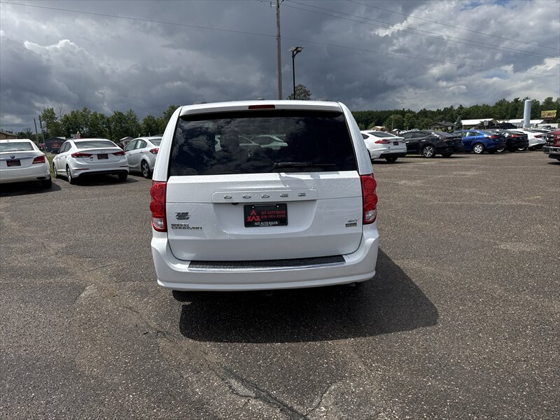 2018 Dodge Grand Caravan SXT - Photo 8 - Brainerd, MN 56401