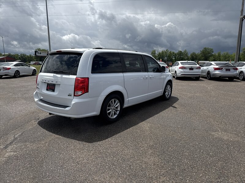 2018 Dodge Grand Caravan SXT - Photo 4 - Brainerd, MN 56401