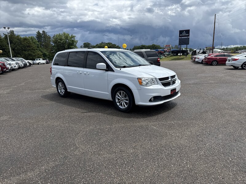 2018 Dodge Grand Caravan SXT - Photo 2 - Brainerd, MN 56401