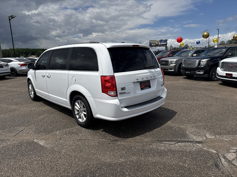 2018 Dodge Grand Caravan SXT - Photo 3 - Brainerd, MN 56401
