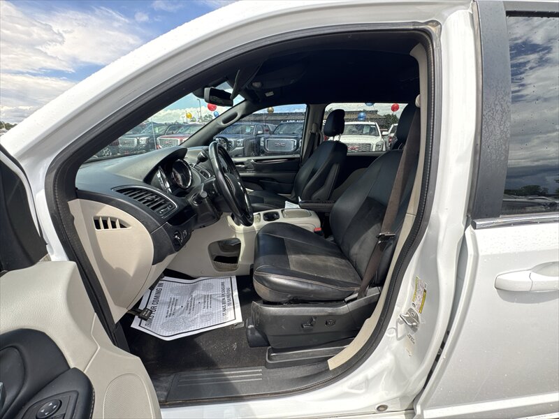 2018 Dodge Grand Caravan SXT - Photo 12 - Brainerd, MN 56401