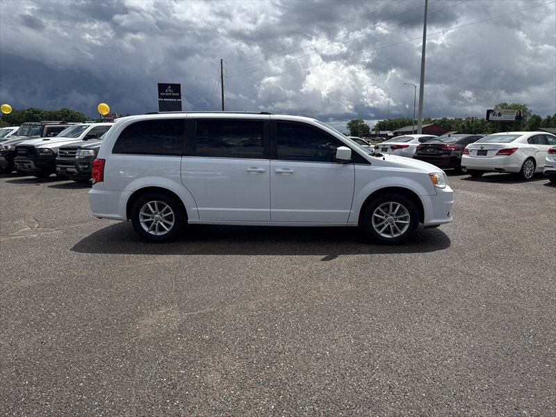 2018 Dodge Grand Caravan SXT - Photo 6 - Brainerd, MN 56401
