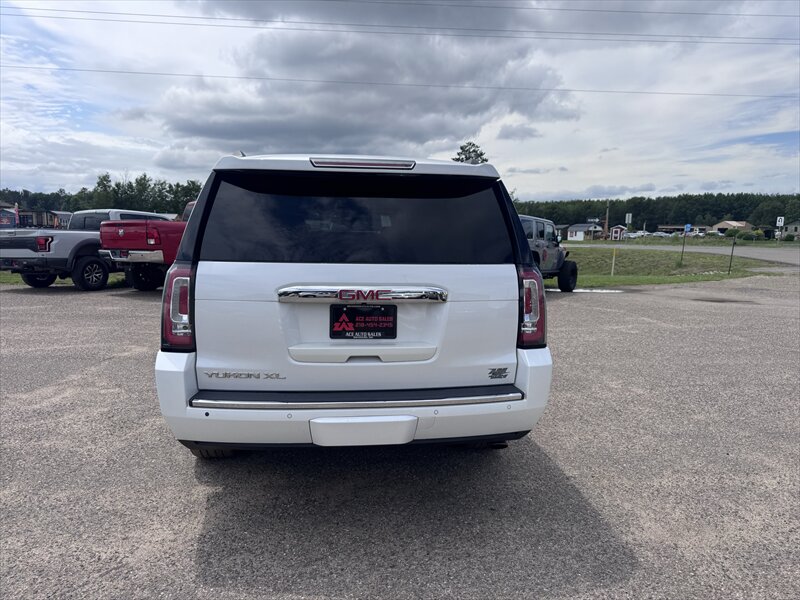 2016 GMC Yukon XL Denali - Photo 8 - Brainerd, MN 56401