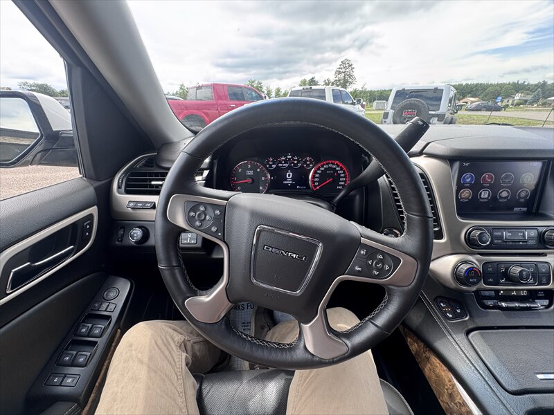 2016 GMC Yukon XL Denali - Photo 19 - Brainerd, MN 56401