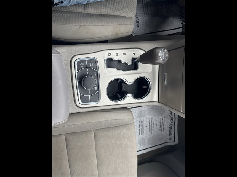 2013 Jeep Grand Cherokee Laredo - Photo 11 - Brainerd, MN 56401