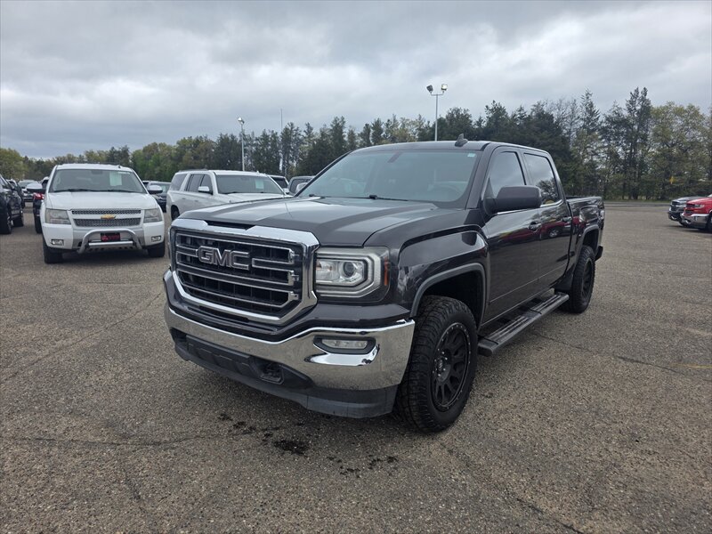 2016 GMC Sierra 4WD Crew Cab Short Box SLE's photo