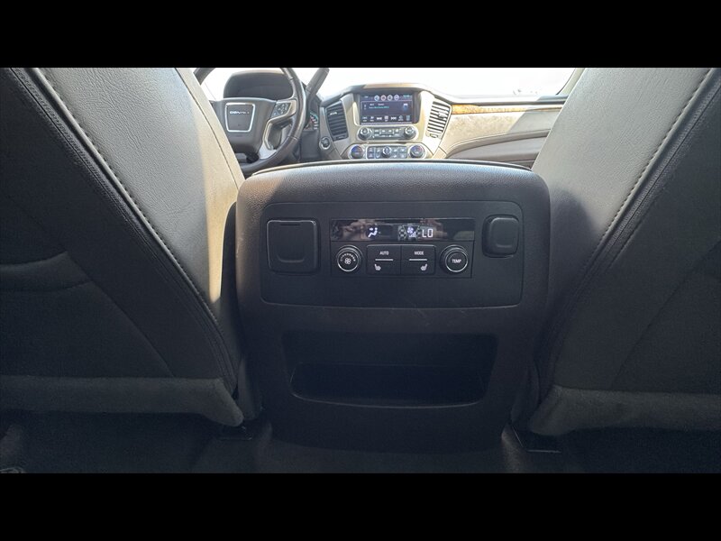 2017 GMC Yukon XL Denali - Photo 28 - Brainerd, MN 56401