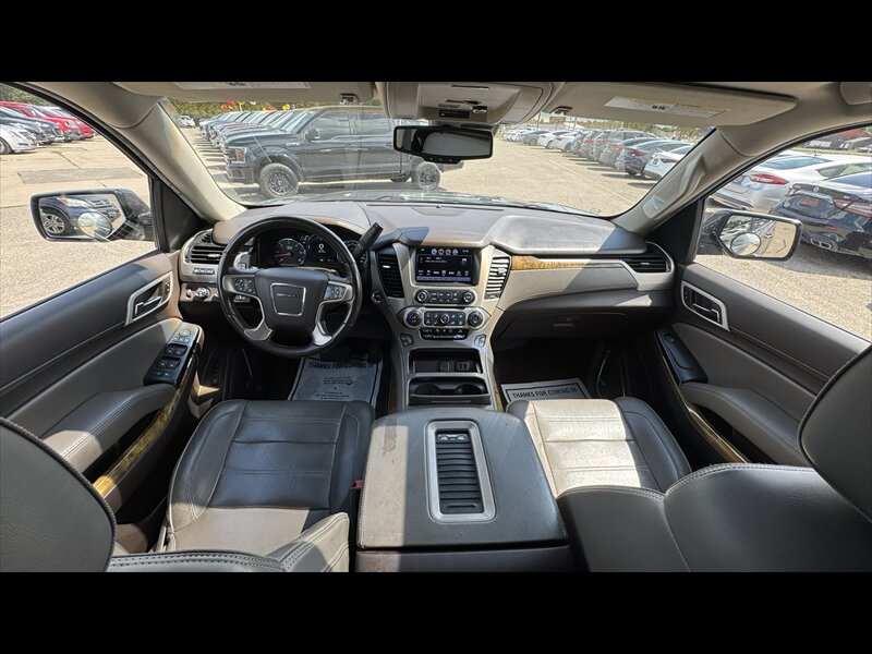 2017 GMC Yukon XL Denali - Photo 16 - Brainerd, MN 56401