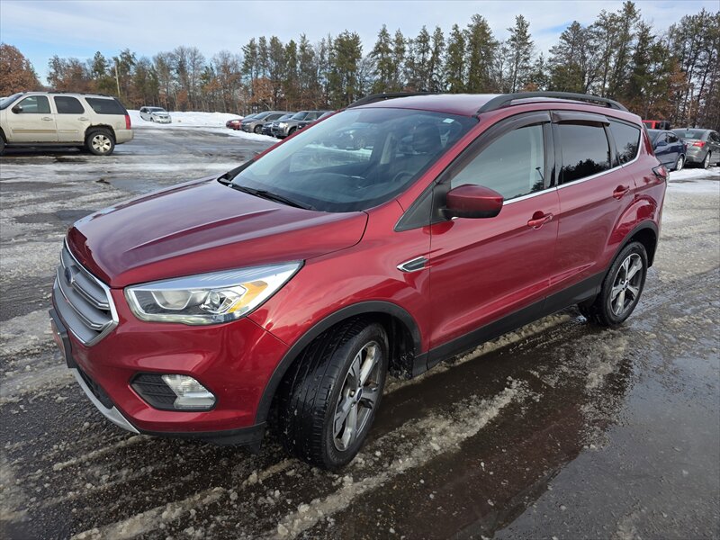2017 Ford Escape SE   - Photo 1 - Brainerd, MN 56401