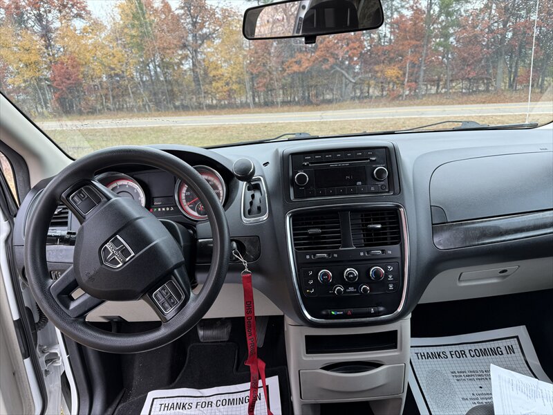 2017 Dodge Grand Caravan SE - Photo 14 - Brainerd, MN 56401