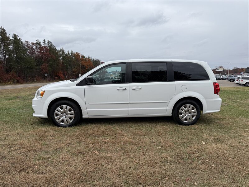 2017 Dodge Grand Caravan SE - Photo 8 - Brainerd, MN 56401