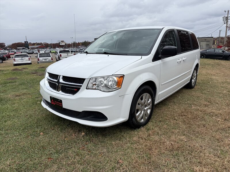2017 Dodge Grand Caravan SE - Photo 2 - Brainerd, MN 56401