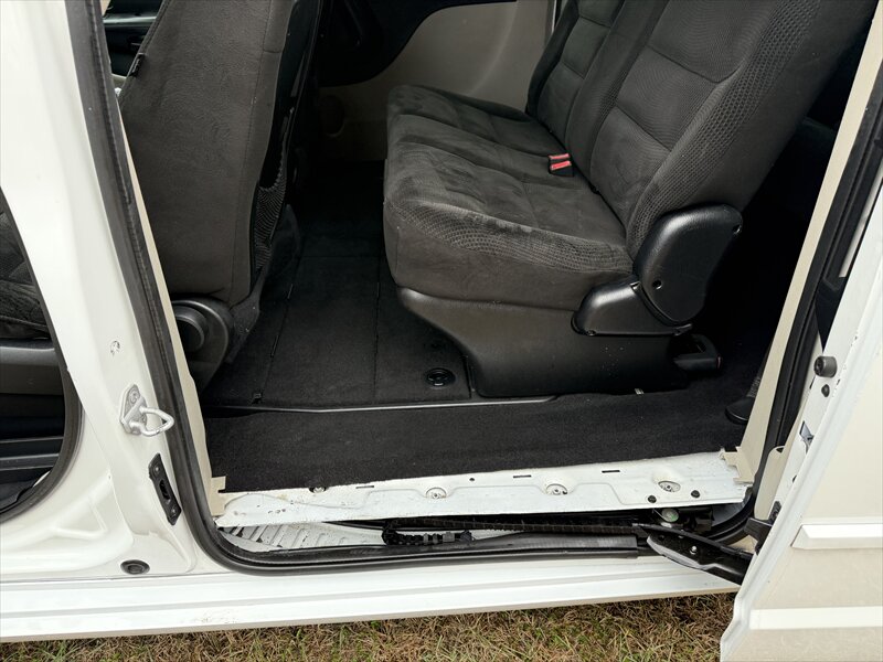 2017 Dodge Grand Caravan SE - Photo 13 - Brainerd, MN 56401