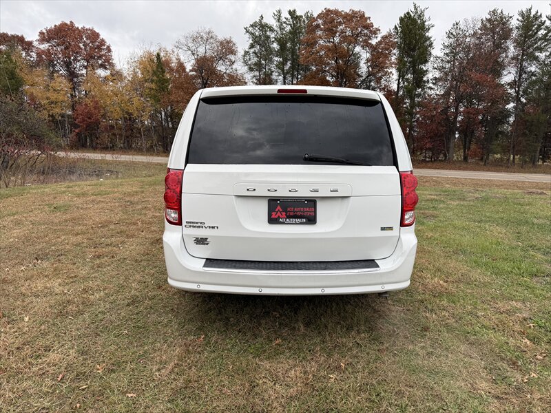 2017 Dodge Grand Caravan SE - Photo 6 - Brainerd, MN 56401