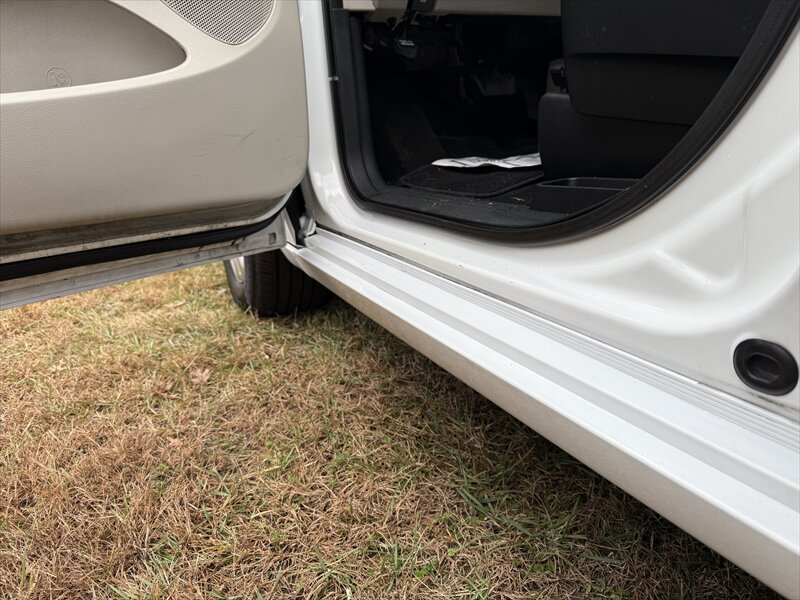 2017 Dodge Grand Caravan SE - Photo 11 - Brainerd, MN 56401