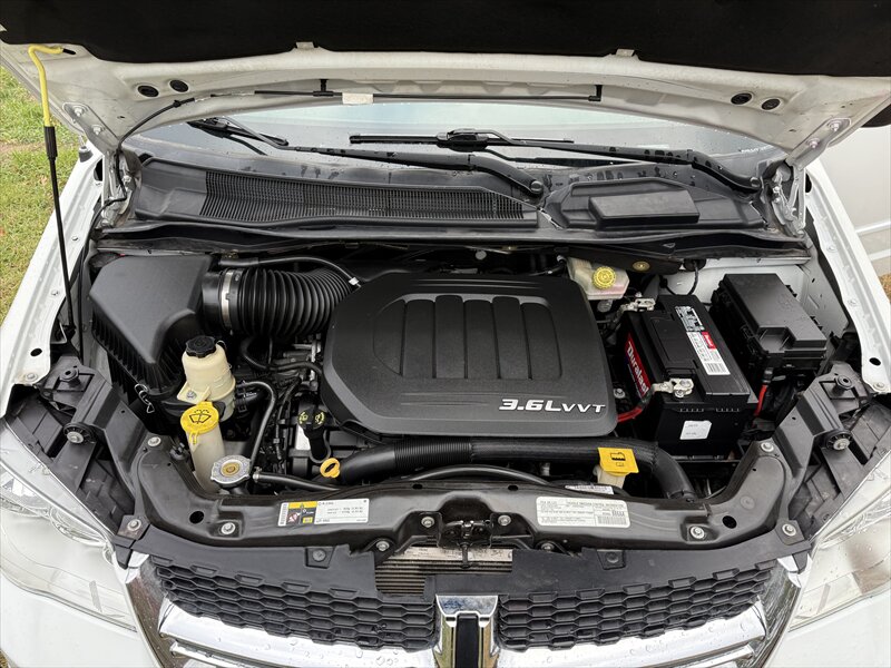 2017 Dodge Grand Caravan SE - Photo 9 - Brainerd, MN 56401