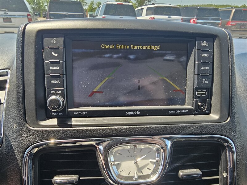 2014 Chrysler Town & Country Touring - Photo 20 - Brainerd, MN 56401