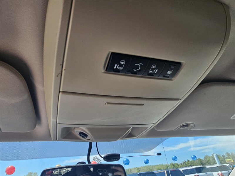 2014 Chrysler Town & Country Touring - Photo 15 - Brainerd, MN 56401