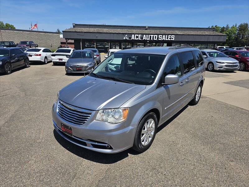 2014 Chrysler Town & Country Touring   - Photo 1 - Brainerd, MN 56401