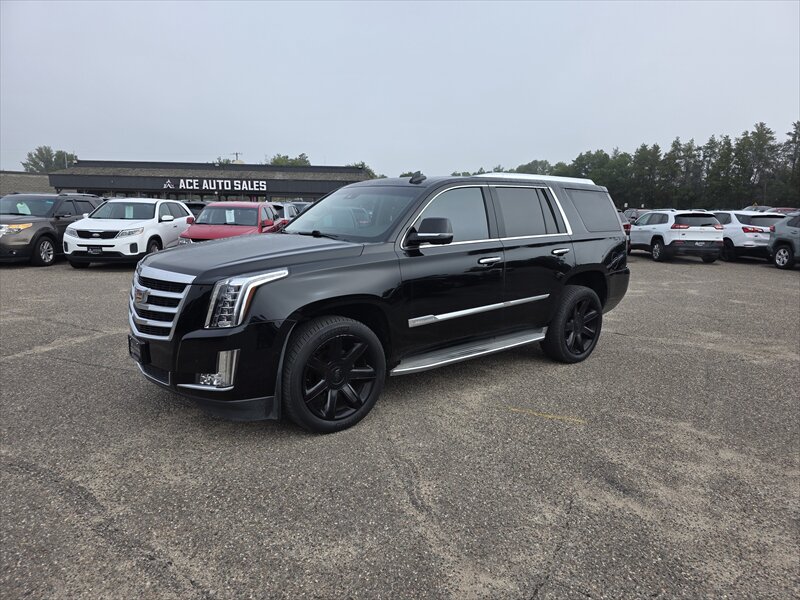 2015 Cadillac Escalade Luxury - Photo 1 - Brainerd, MN 56401