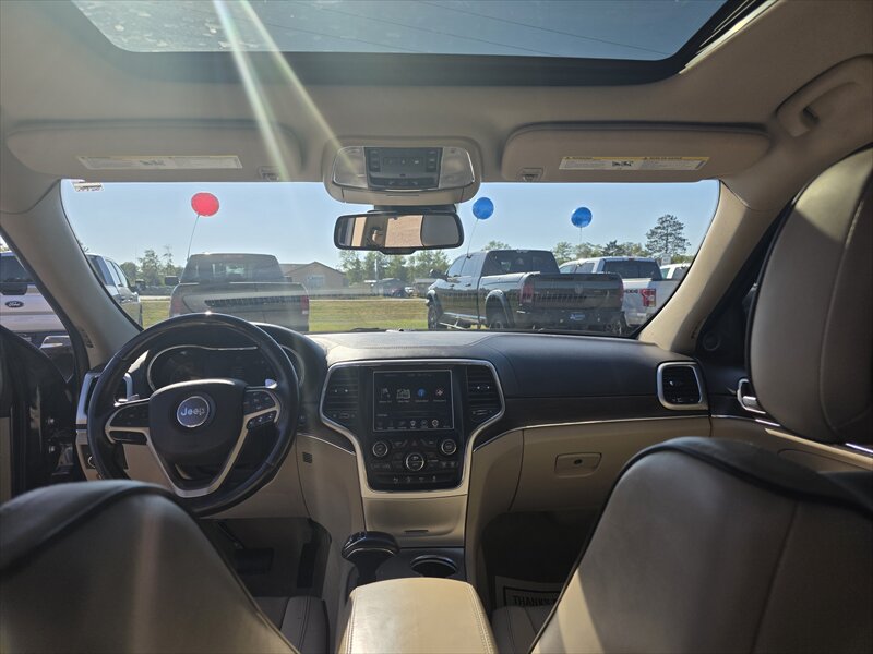 2014 Jeep Grand Cherokee Overland photo 11