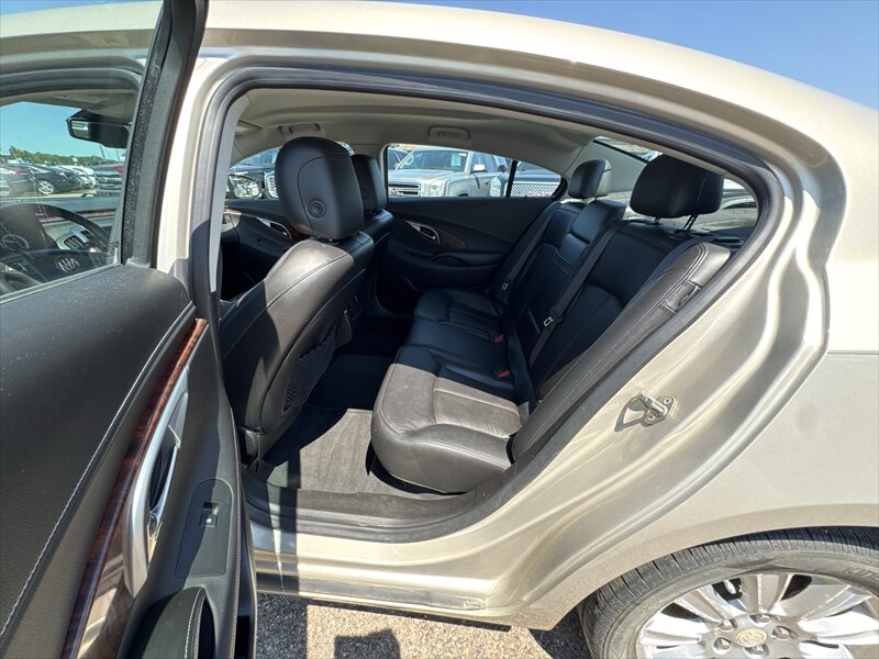 2012 Buick Lacrosse Premium 1 - Photo 16 - Brainerd, MN 56401