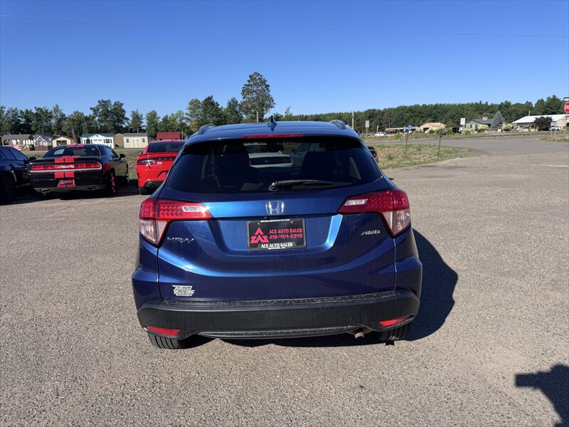 2017 Honda HR-V EX-L w/Navi - Photo 8 - Brainerd, MN 56401