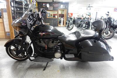2014 Victory Cross Country 8-Ball - Photo 5 - Kingman, KS 67068