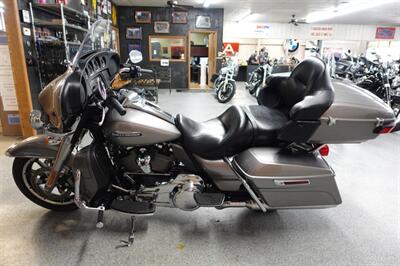 2017 Harley-Davidson Ultra Classic   - Photo 5 - Kingman, KS 67068
