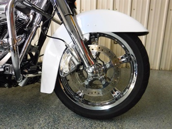 2010 Harley-Davidson Street Glide   - Photo 3 - Kingman, KS 67068