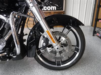 2019 Harley-Davidson Street Glide   - Photo 9 - Kingman, KS 67068