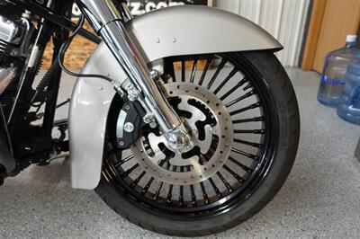 2009 Harley-Davidson Street Glide - Photo 12 - Kingman, KS 67068
