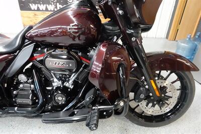 2019 Harley-Davidson Street Glide CVO - Photo 10 - Kingman, KS 67068